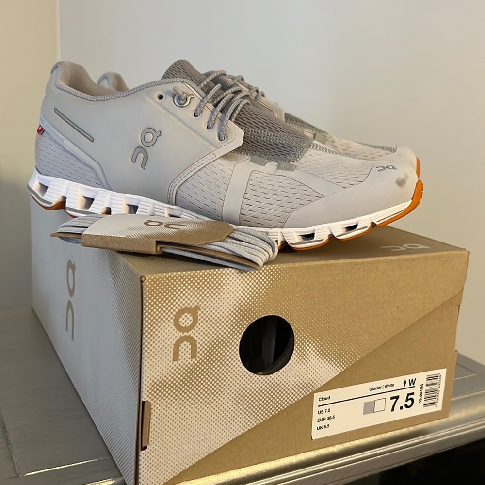 OnCloud Women’s Running Shoe